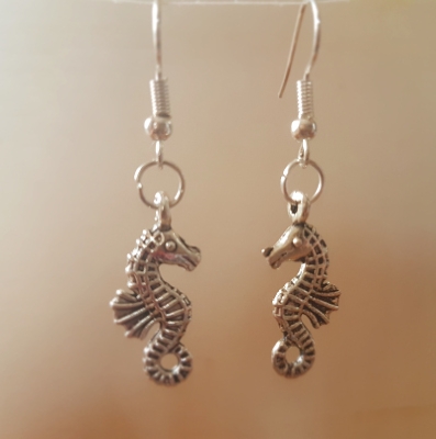 Ohrringchen silberfarbenes Seepferdchen